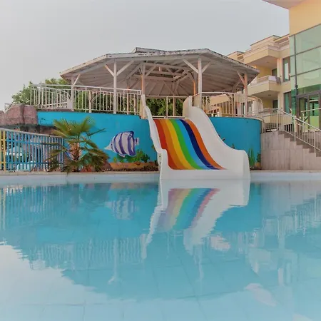 فندق Perla Club 4*