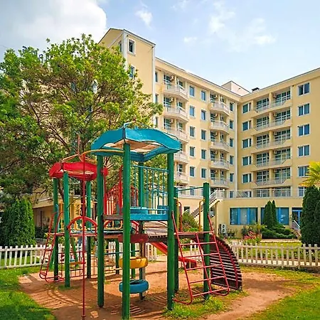 فندق Perla Club 4*